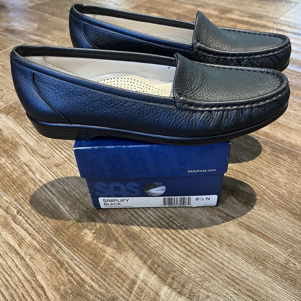 NEW SAS Simplify Loafer Womens 8.5 Narrow Black Leather Tripad Comfort Shoes